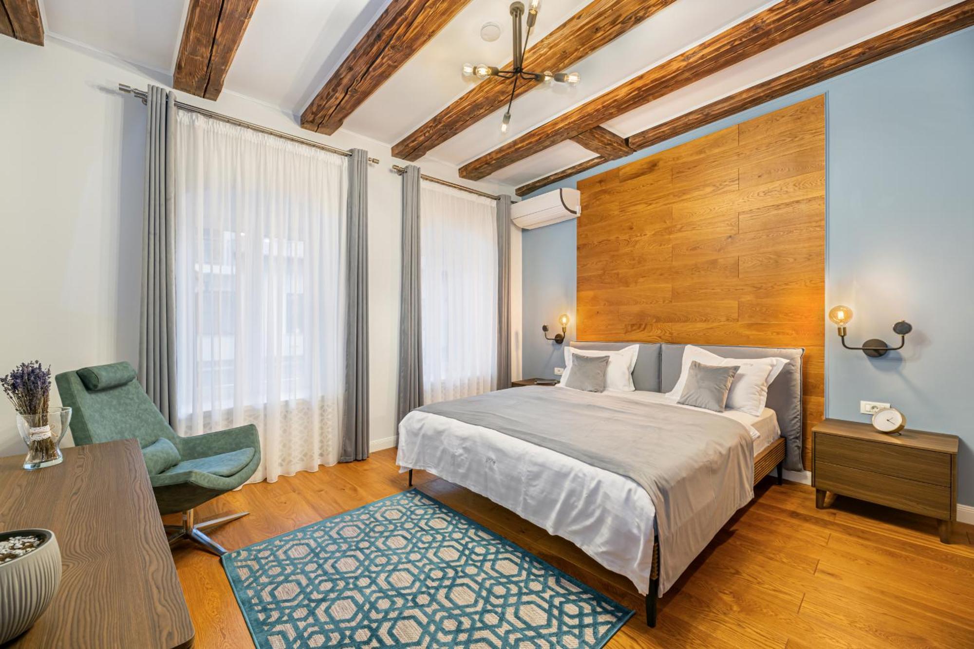 Apartment Poarta Schei 18 *